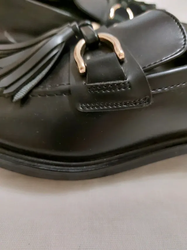 Zapatos Zara Negros con Tassel y Hebilla