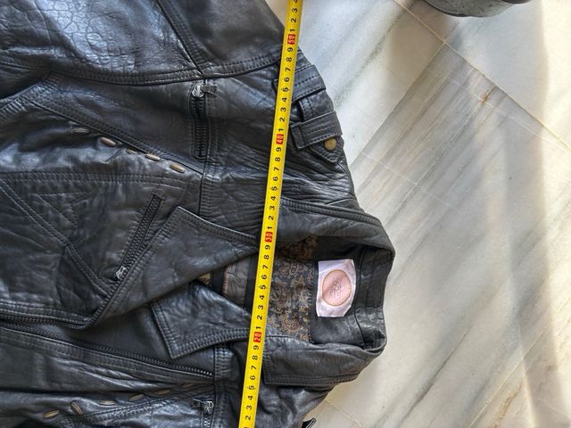 Chaqueta de Piel Negra
