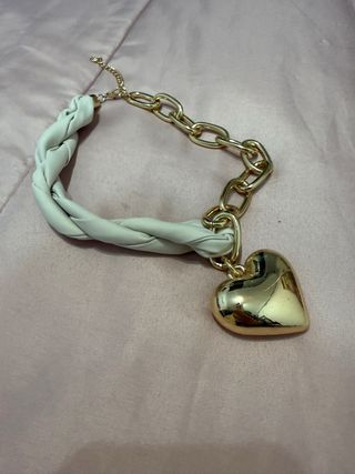 Collar Corazón Dorado y Blanco