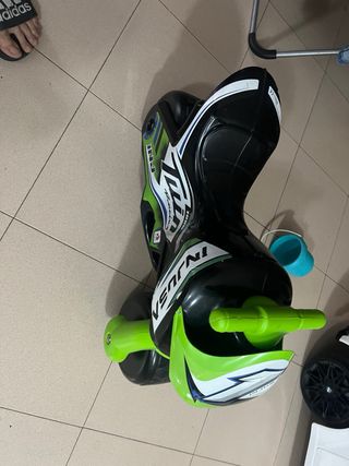 2 Correpasillos Lamborghini  y moto Nuevos sin uso