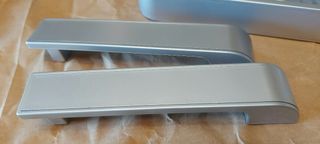 Lote 8 tiradores y 4 patas