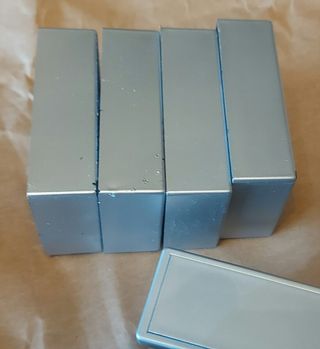 Lote 8 tiradores y 4 patas