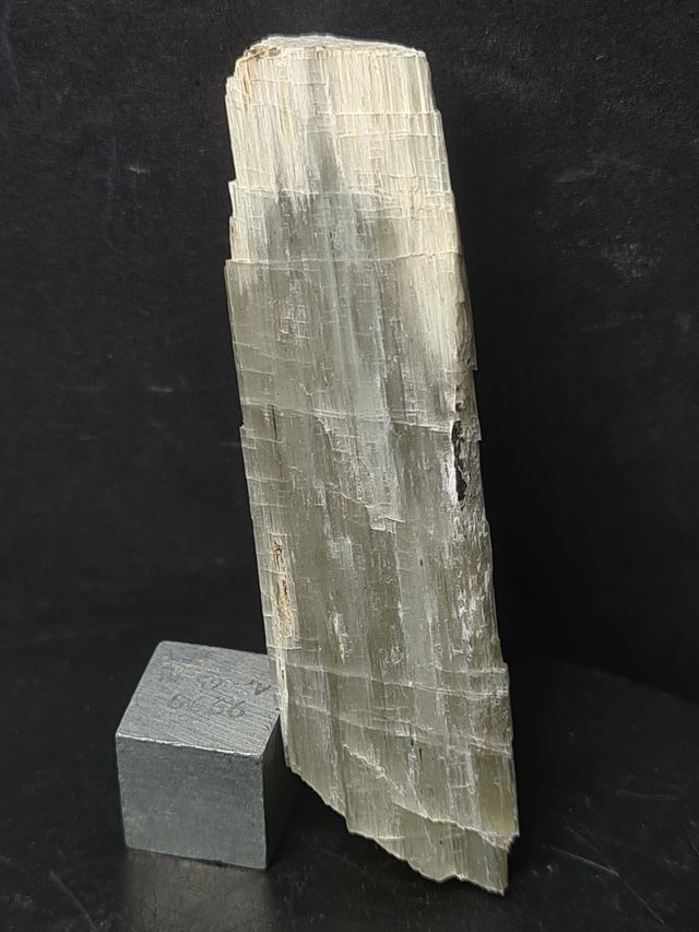 Agrellita Localidad Tipo Minerales Fluorescentes