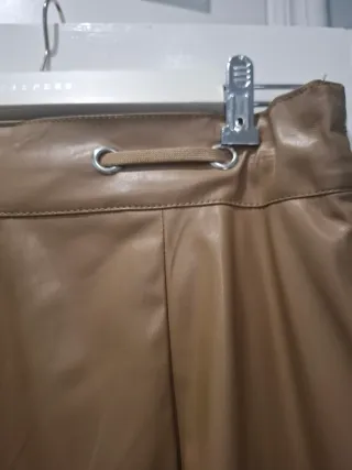 Pantalón ONLY beige