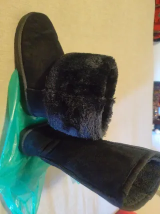 Botas de mujer con borrego usadas pero con vida