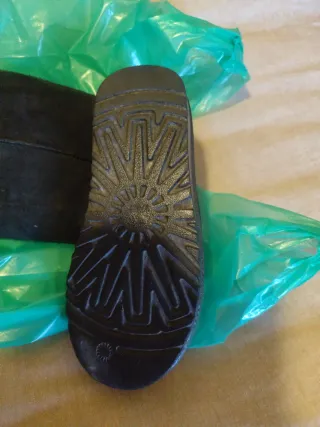 Botas de mujer con borrego usadas pero con vida