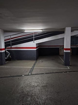 Garaje en venta en Fondo en Santa Coloma de Gramanet