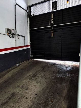 Garaje en venta en Fondo en Santa Coloma de Gramanet