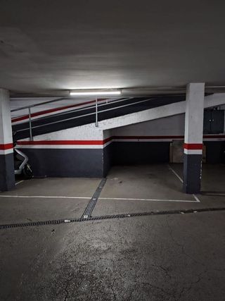 Garaje en venta en Fondo en Santa Coloma de Gramanet