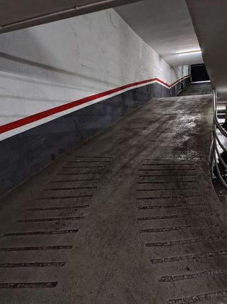 Garaje en venta en Fondo en Santa Coloma de Gramanet