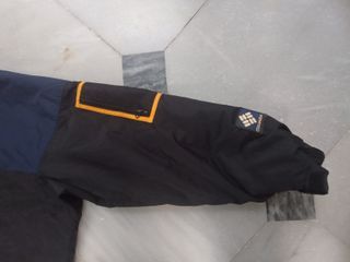 Chaqueta Columbia Negra y Azul