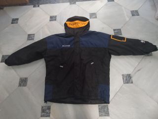 Chaqueta Columbia Negra y Azul