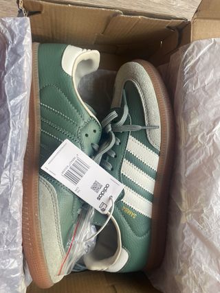 Adidas Samba verdes y beige
