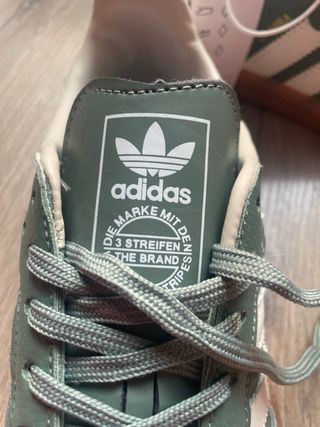 Adidas Samba verdes y beige