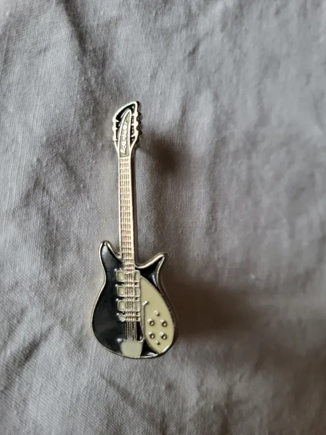 Pin Rickenbacker Guitarra
