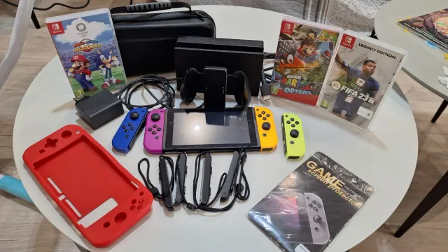 Nintendo Switch + Juegos y Accesorios
