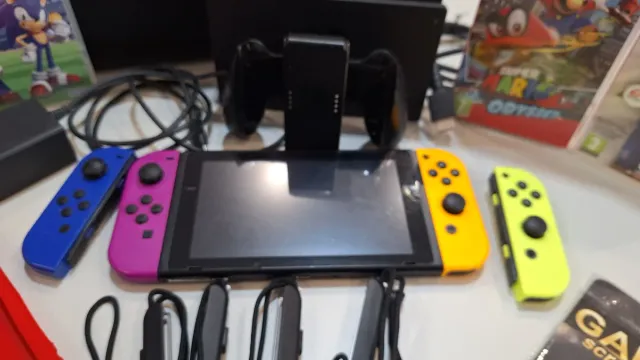 Nintendo Switch + Juegos y Accesorios