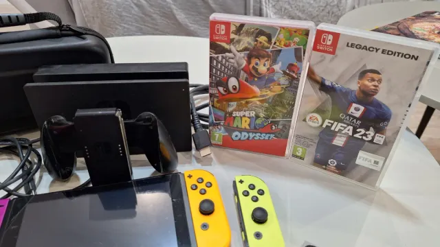 Nintendo Switch + Juegos y Accesorios