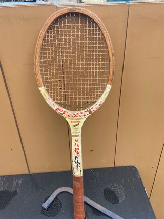 raqueta de tenis antigua una reliquia para tener