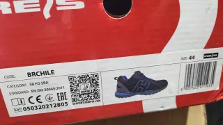 Zapatos de seguridad negros y azules