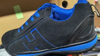 Zapatos de seguridad negros y azules