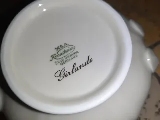 Zuccheriera vintage con decori floreali