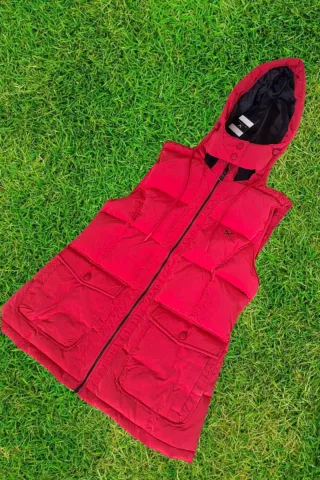 Colete Crew Clothing com capuz removível vermelho