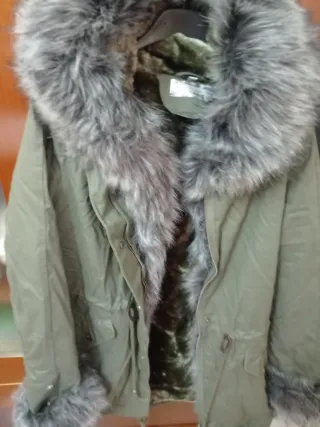 Parka donna verde con pelliccia