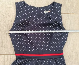 Precioso:Vestido azul con lunares blancos