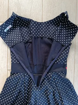 Precioso:Vestido azul con lunares blancos