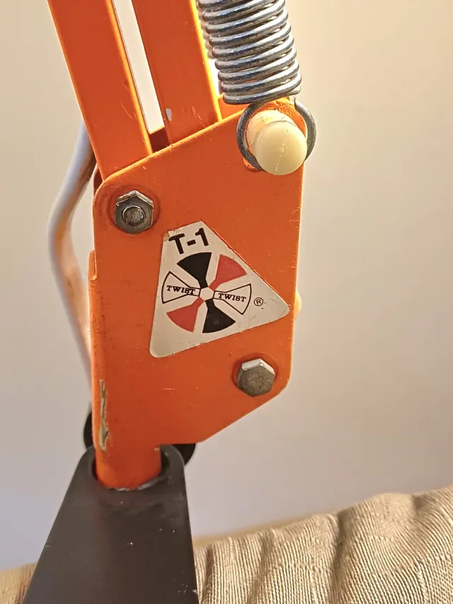 Lámpara Flexo Vintage Luxo Naranja