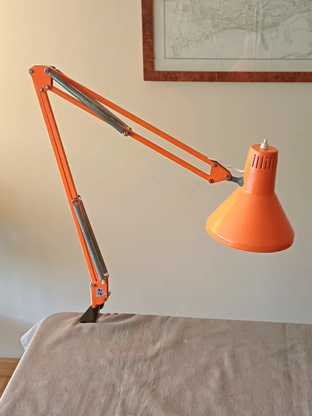 Lámpara Flexo Vintage Luxo Naranja