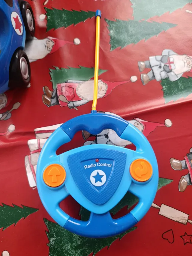 Coche teledirigido policía con mando