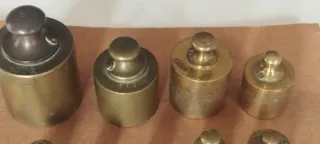 Pesas de balanza de latón o bronce
