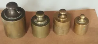 Pesas de balanza de latón o bronce