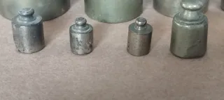 Pesas de balanza de latón o bronce