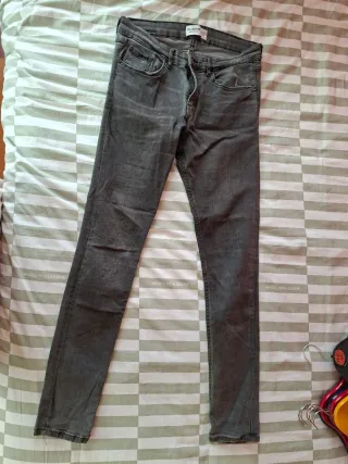 Lote 2 Pantalones Zara y Bershka  T.40