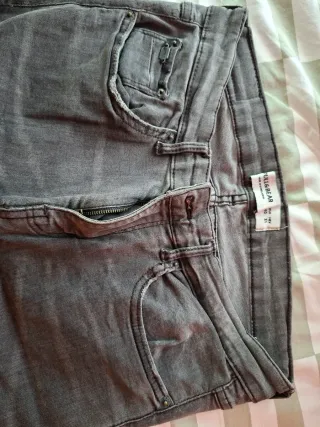 Lote 2 Pantalones Zara y Bershka  T.40