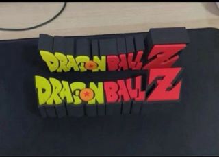 Logo Dragon Ball Z con figura