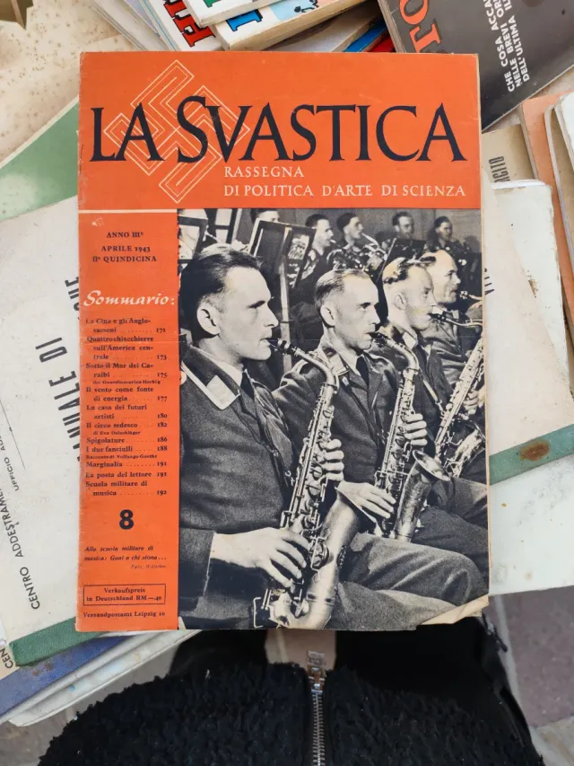 La Svastica - Rivista Politica Arte Scienza 1943