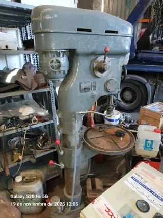 Taladro de columna industrial