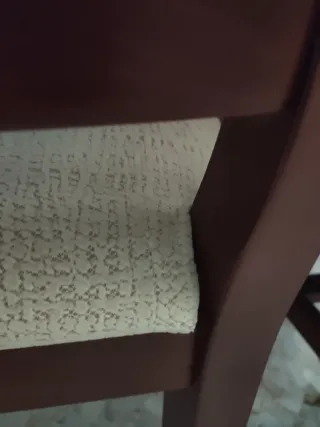 Mesa de salón de madera y cristal