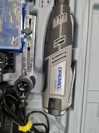 Dremel 8200 Kit Completo