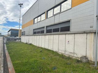 Nave industrial en alquiler en Peñacastillo - Nueva Montaña en Santander
