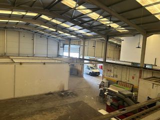 Nave industrial en alquiler en Peñacastillo - Nueva Montaña en Santander