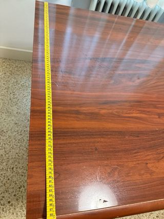 Mesa de despacho de madera