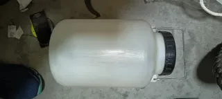 3 Garrafa de plástico blanca con asa