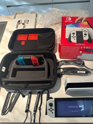 Nintendo Switch OLED + Micro SD + Scatola