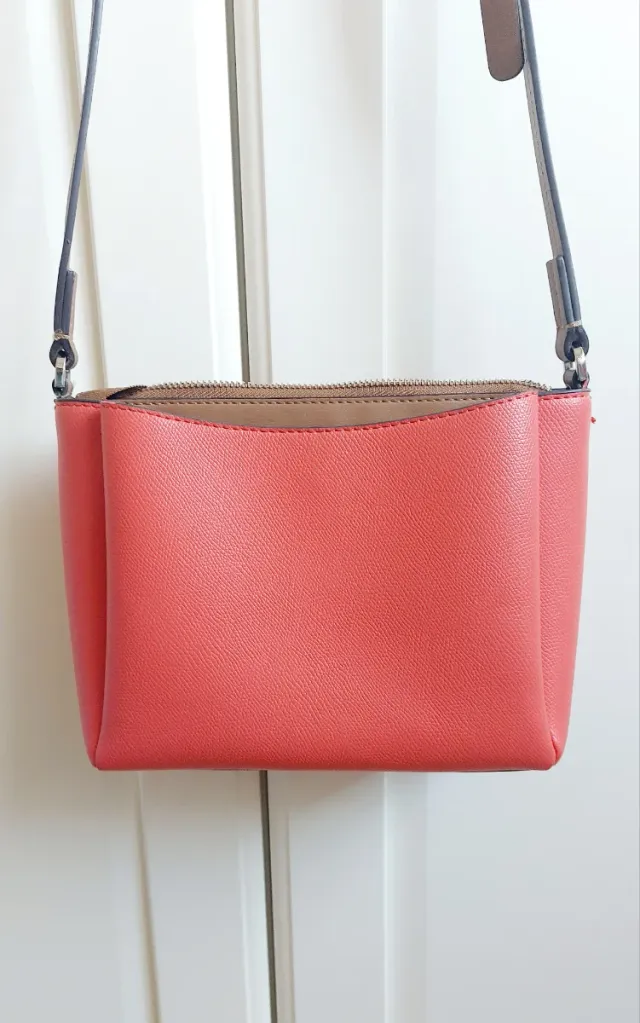 Bolso pequeño rojo