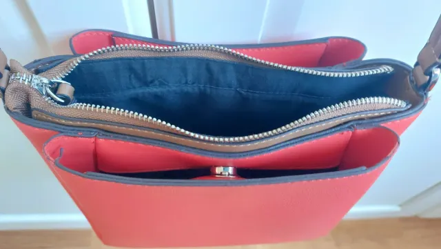 Bolso pequeño rojo